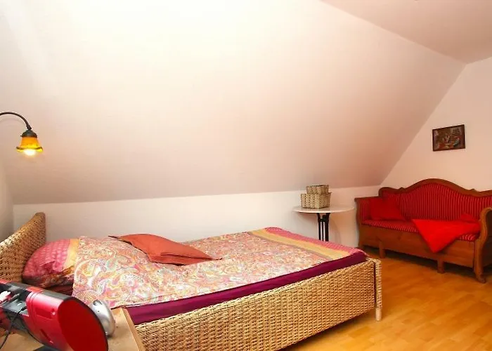 Проживание в семье Private